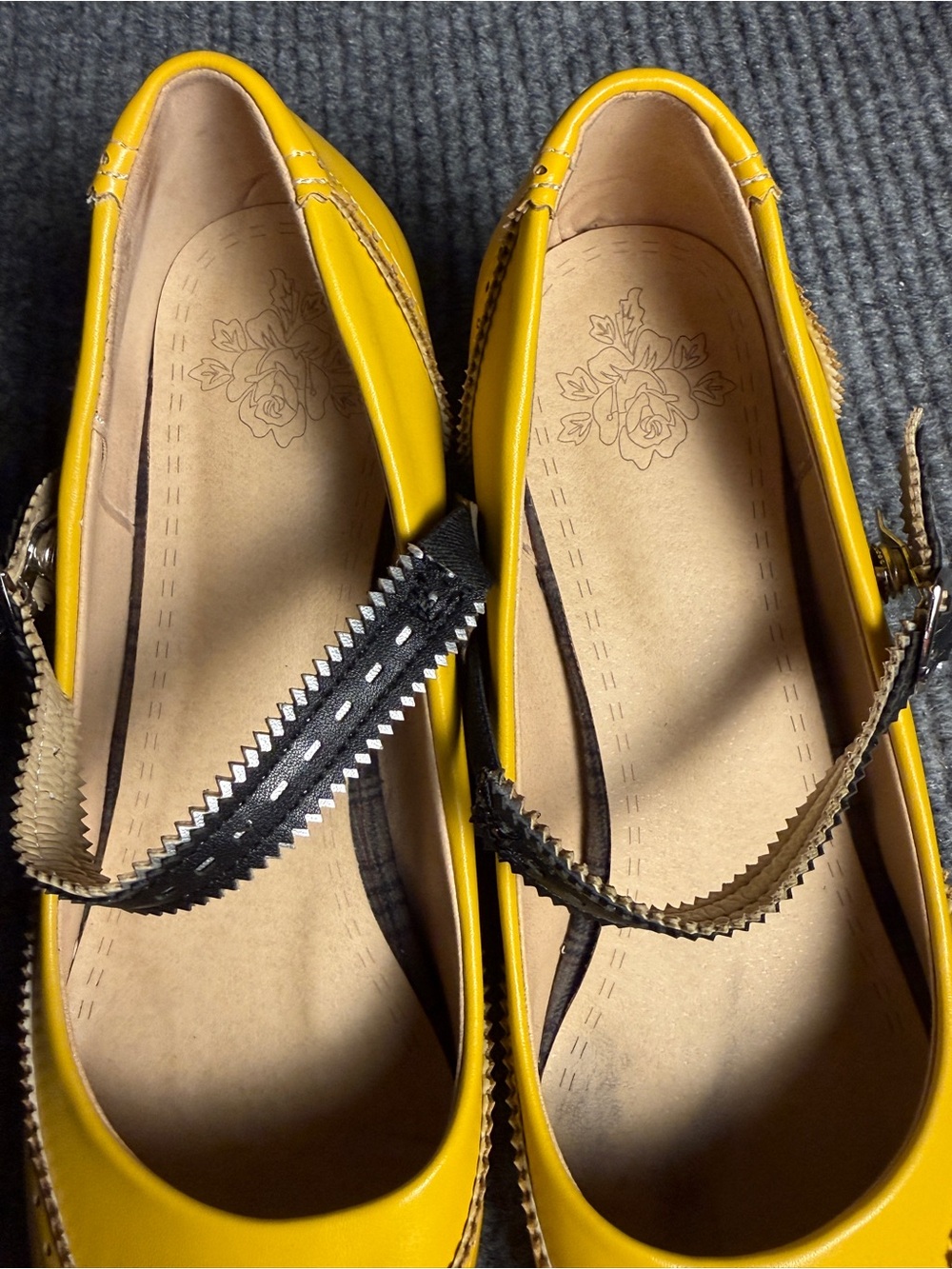 Women’s Yellow Mary Jane Brogue Block Heel Pumps Retro Style Size 40/9 - Picture 7 of 9